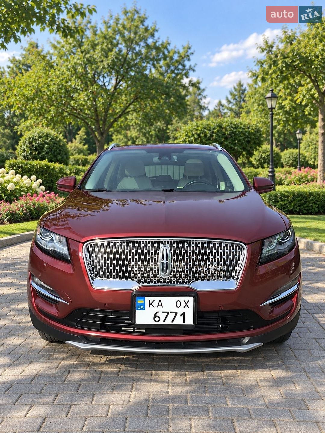 Lincoln MKC 2018 VIN 5LMTJ4DH4KUL03854 фото оголошення 8 з 25