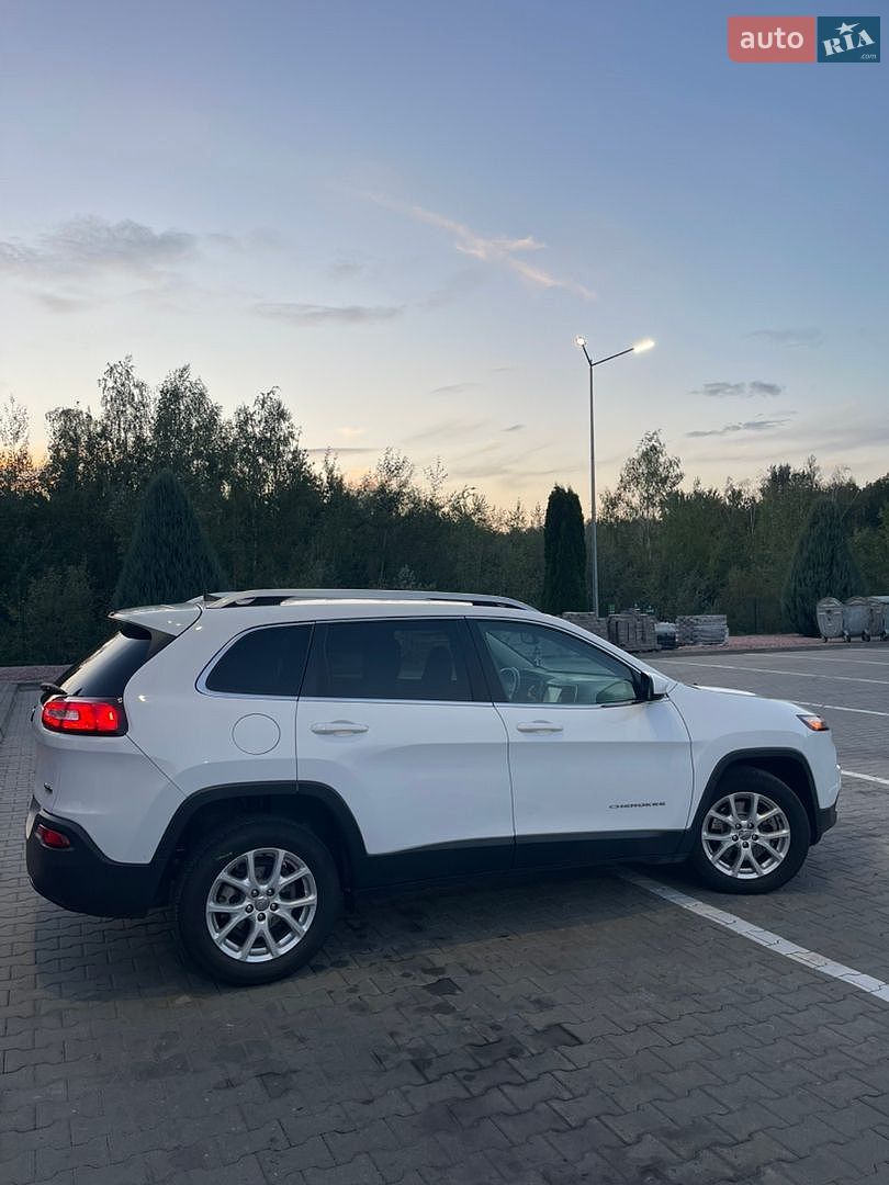 Jeep Cherokee 2017 VIN 1C4PJLCB7HD219035 фото оголошення 6 з 25