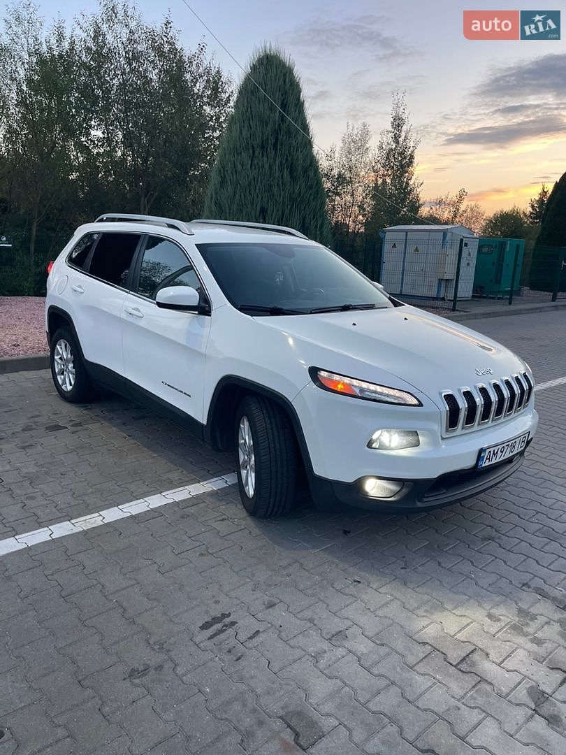 Jeep Cherokee 2017 VIN 1C4PJLCB7HD219035 фото оголошення 3 з 25