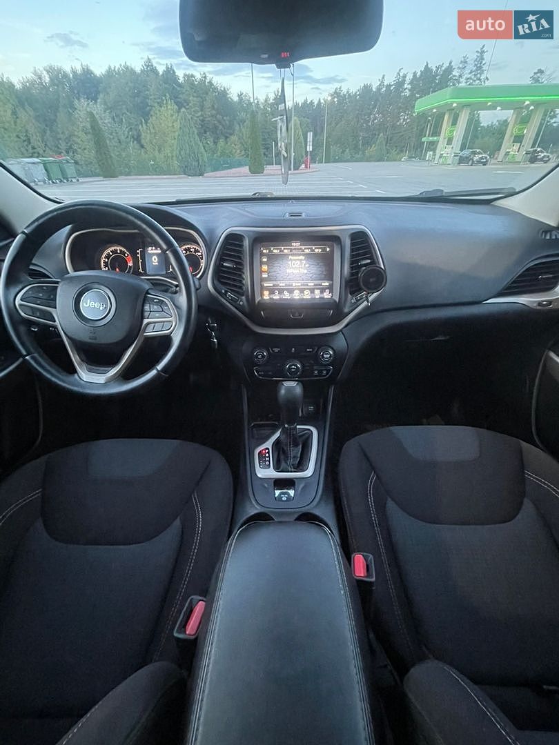 Jeep Cherokee 2017 VIN 1C4PJLCB7HD219035 фото оголошення 13 з 25