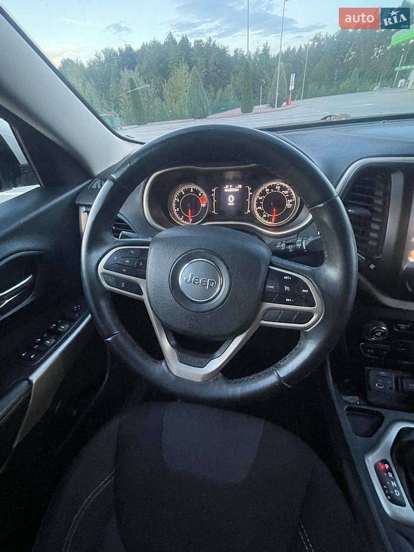 Jeep Cherokee 2017 VIN 1C4PJLCB7HD219035 фото оголошення 14 з 25