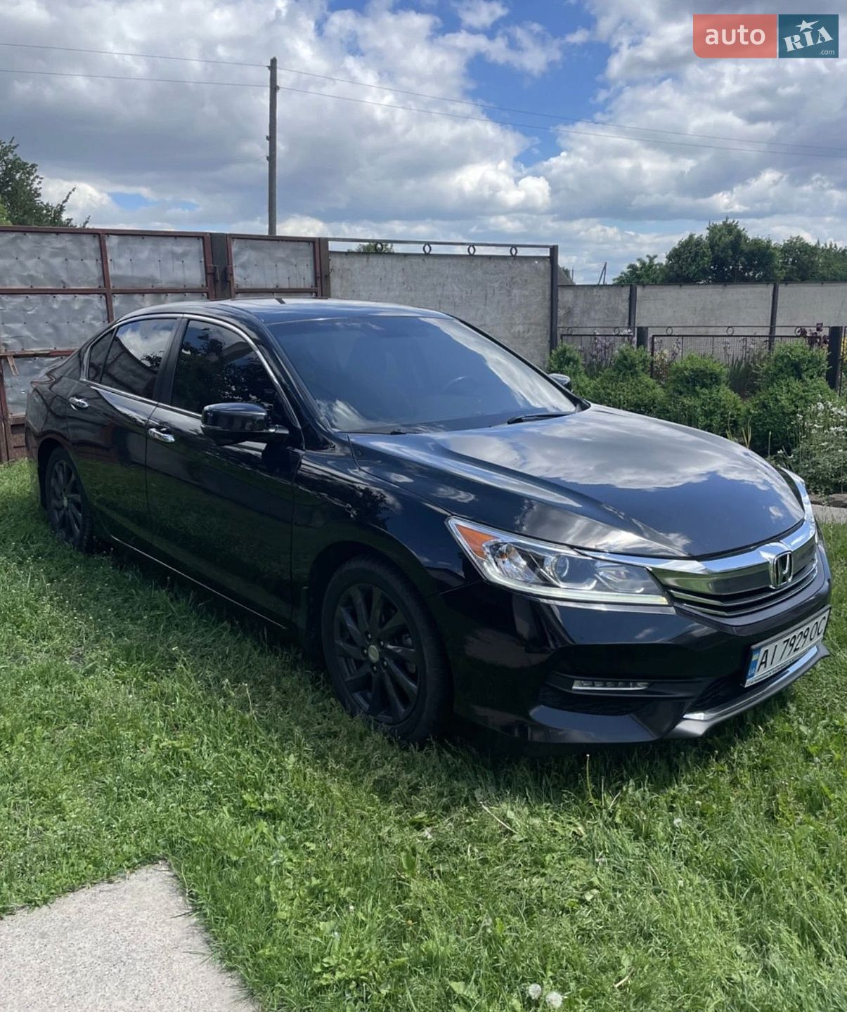 Honda Accord 2016 VIN 1HGCR2F83HA066562 фото оголошення 2 з 30