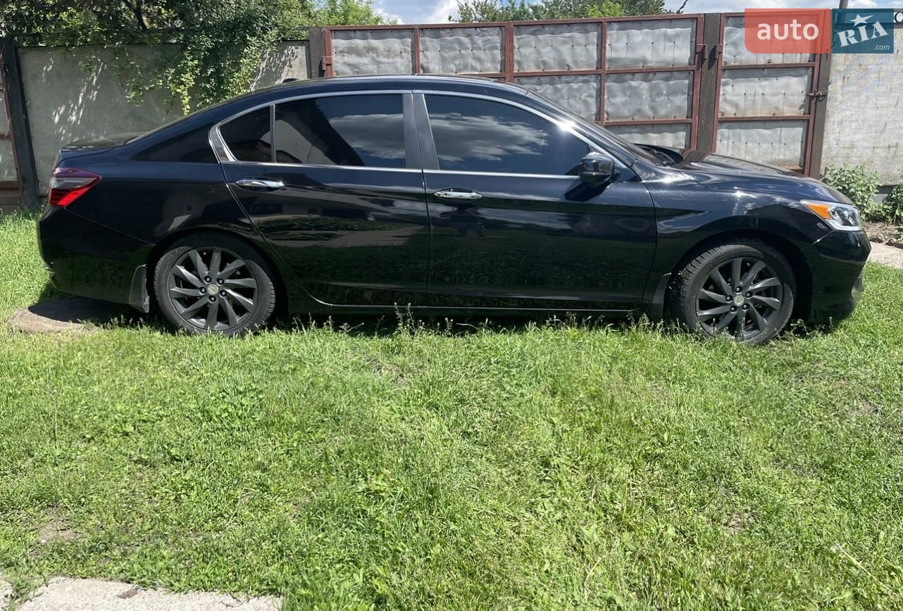 Honda Accord 2016 VIN 1HGCR2F83HA066562 фото оголошення 4 з 30
