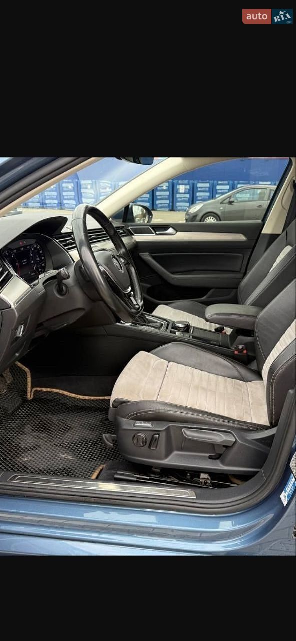 Volkswagen Passat 2017 VIN WVWZZZ3CZJE071208 фото оголошення 2 з 25