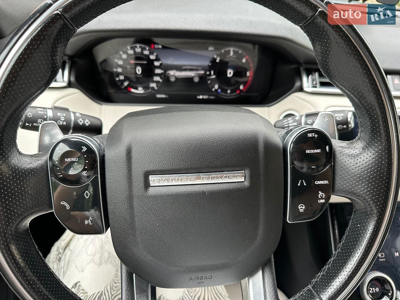 LAND ROVER RANGE ROVER VELAR R-DYNAMIC SE 2018 VIN SALYA2BN3JA769133 фото оголошення 3 з 16