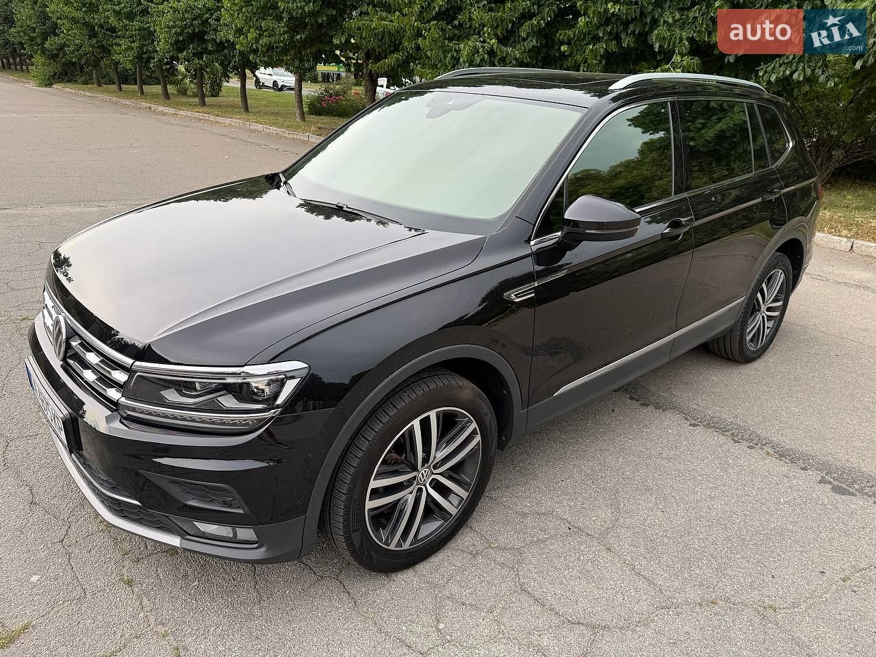 Volkswagen Tiguan Allspace 2020 VIN WVGZZZ5NZLM169110 фото оголошення 2 з 68