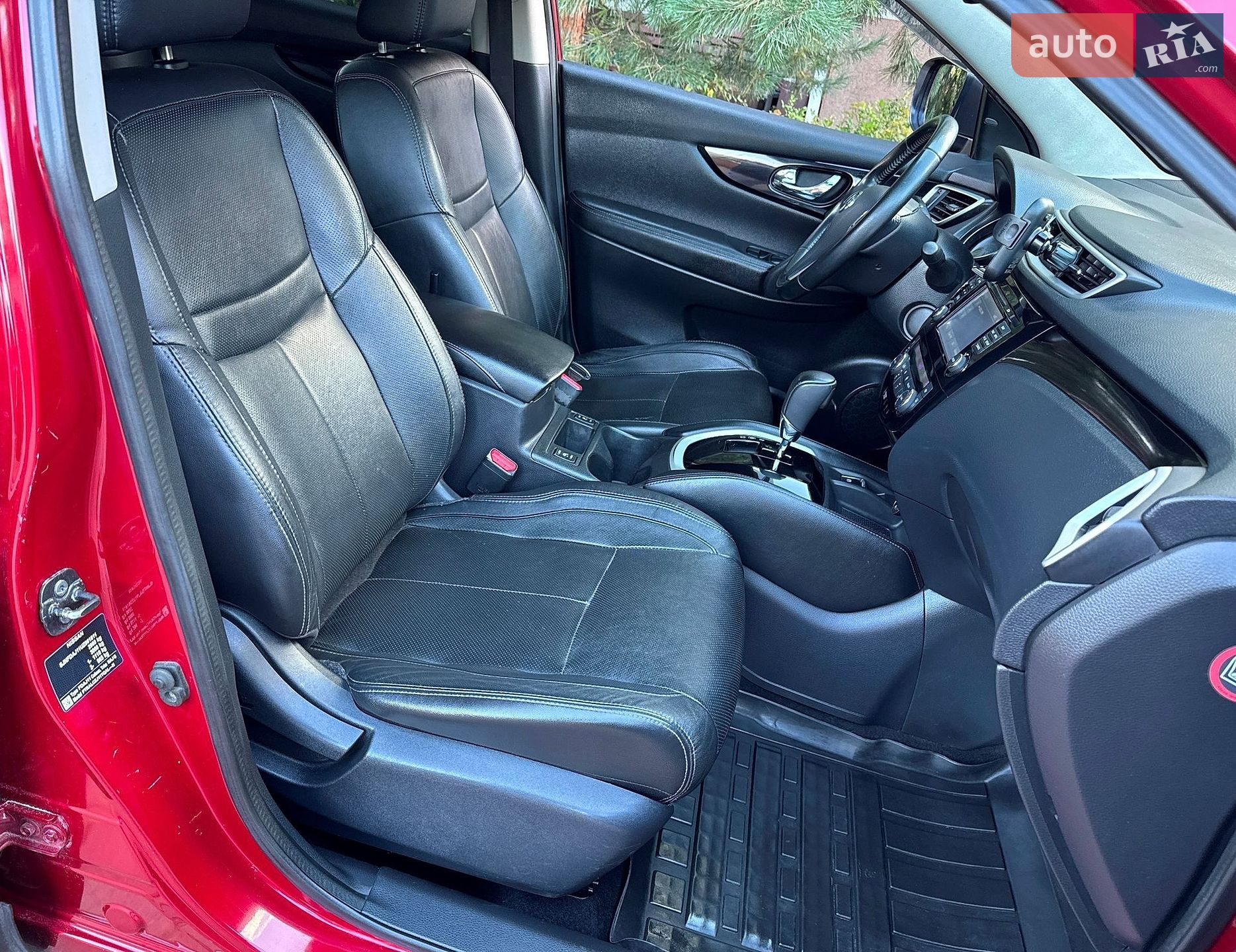 Nissan Qashqai 2017 VIN SJNFDAJ11UZ061811 фото оголошення 28 з 39