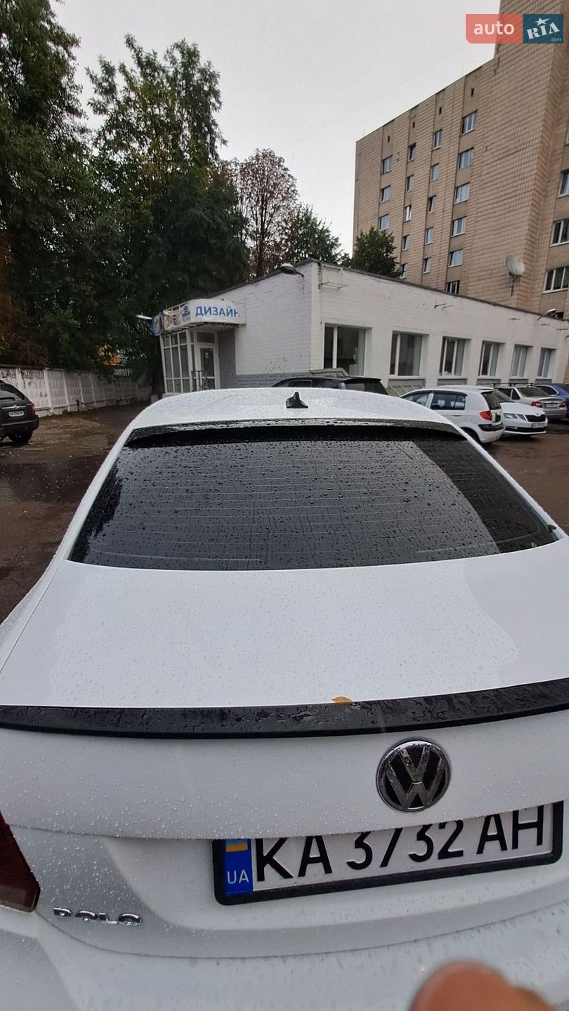 Volkswagen Polo 2017 VIN XW8ZZZ61ZHG051143 фото оголошення 10 з 15