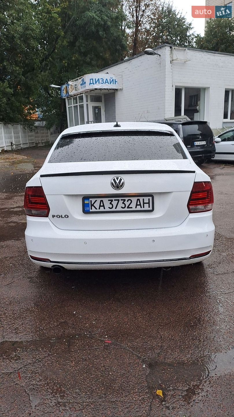 Volkswagen Polo 2017 VIN XW8ZZZ61ZHG051143 фото оголошення 5 з 15