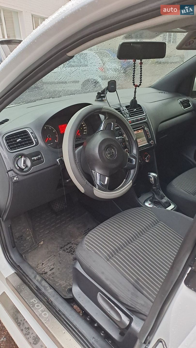 Volkswagen Polo 2017 VIN XW8ZZZ61ZHG051143 фото оголошення 11 з 15