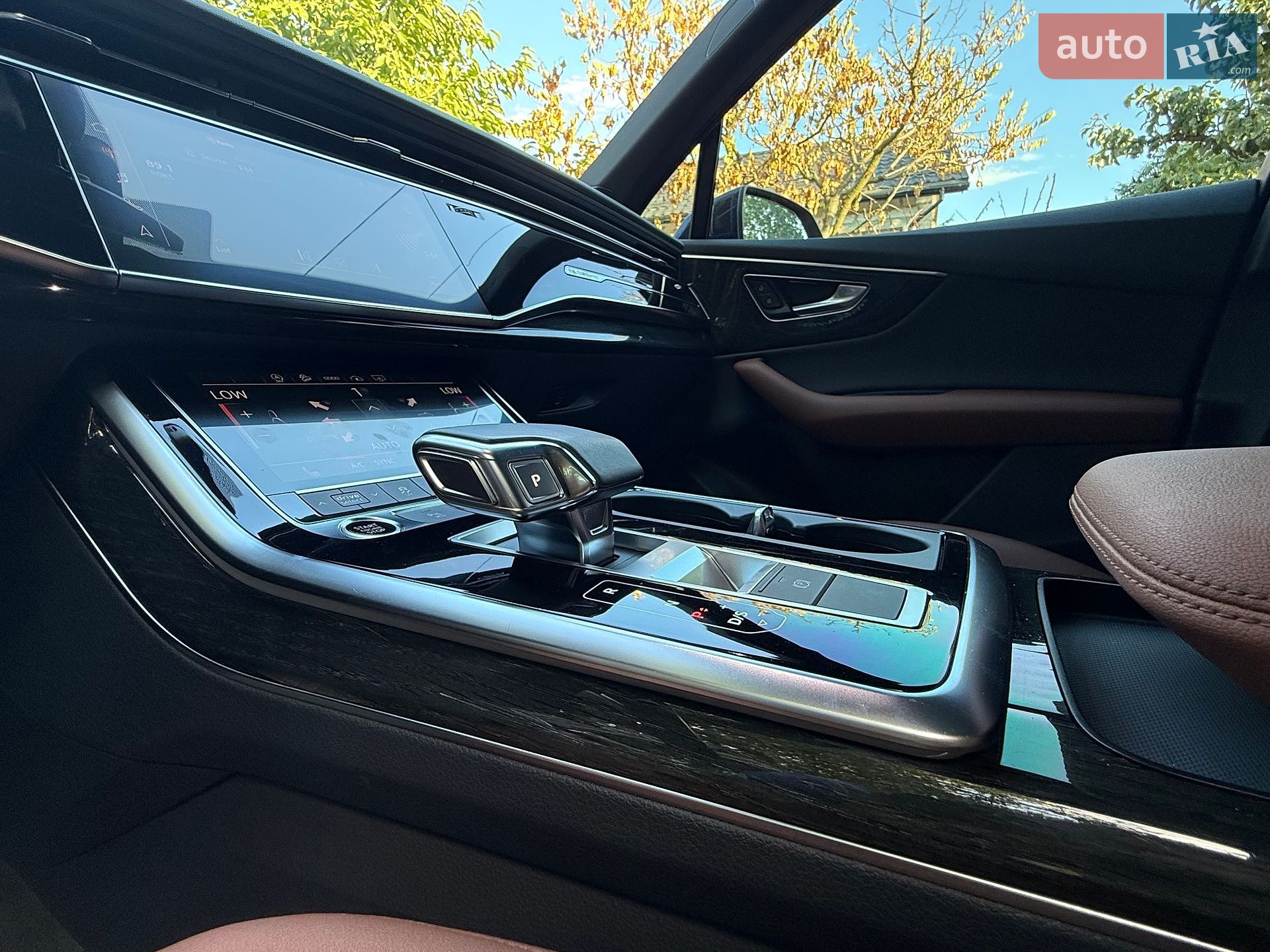 Audi Q7 2021 VIN WA1LJAF76MD034473 фото оголошення 26 з 39