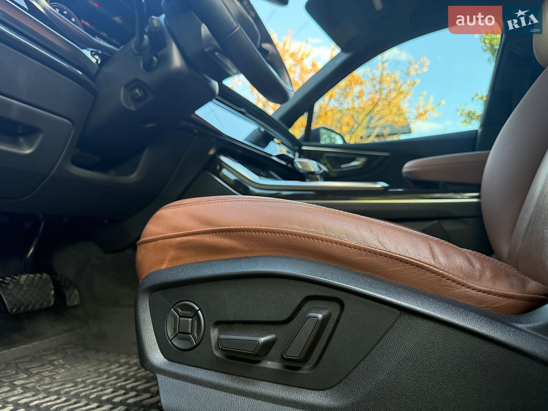 Audi Q7 2021 VIN WA1LJAF76MD034473 фото оголошення 32 з 39