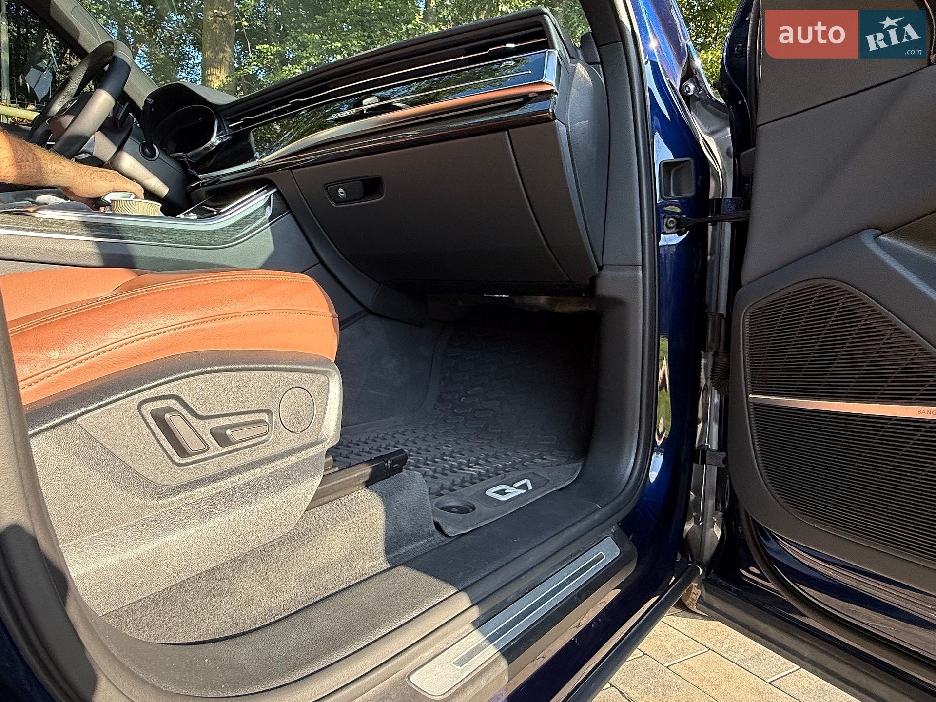 Audi Q7 2021 VIN WA1LJAF76MD034473 фото оголошення 34 з 39