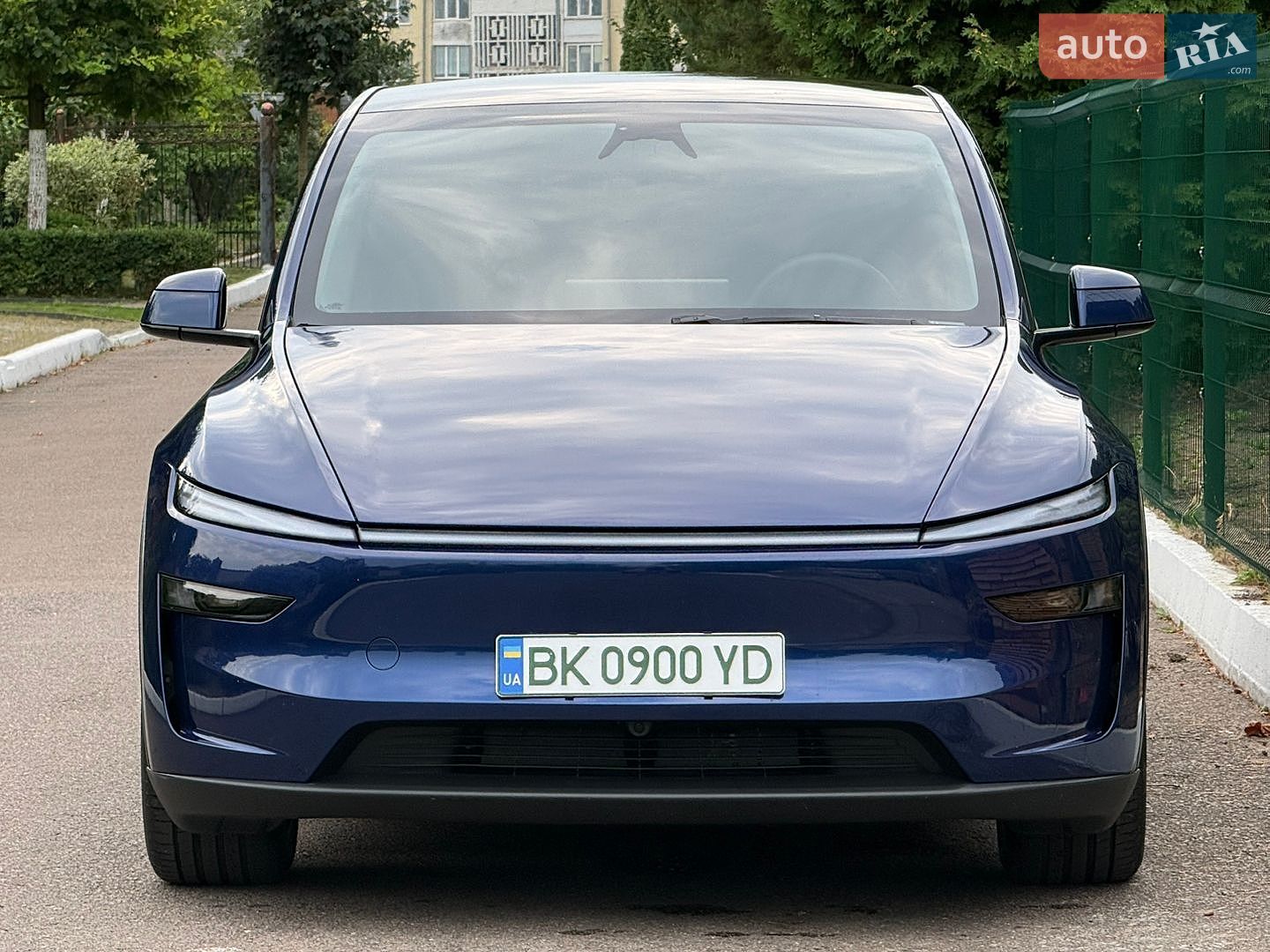 Tesla Model Y 2025 VIN 7SAYGDED2TA443077 фото оголошення 5 з 114