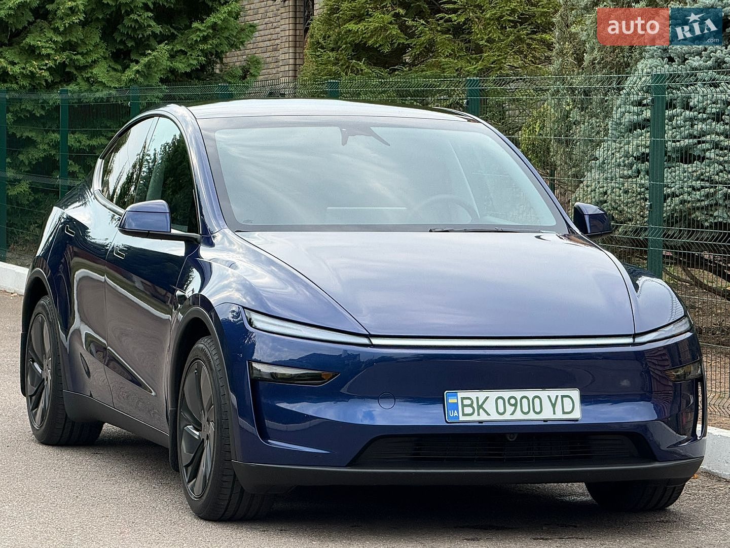 Tesla Model Y 2025 VIN 7SAYGDED2TA443077 фото оголошення 11 з 114