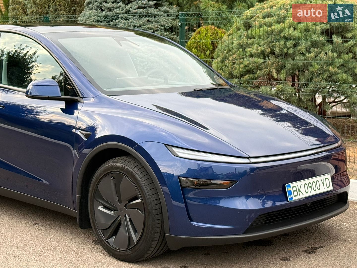 Tesla Model Y 2025 VIN 7SAYGDED2TA443077 фото оголошення 16 з 114