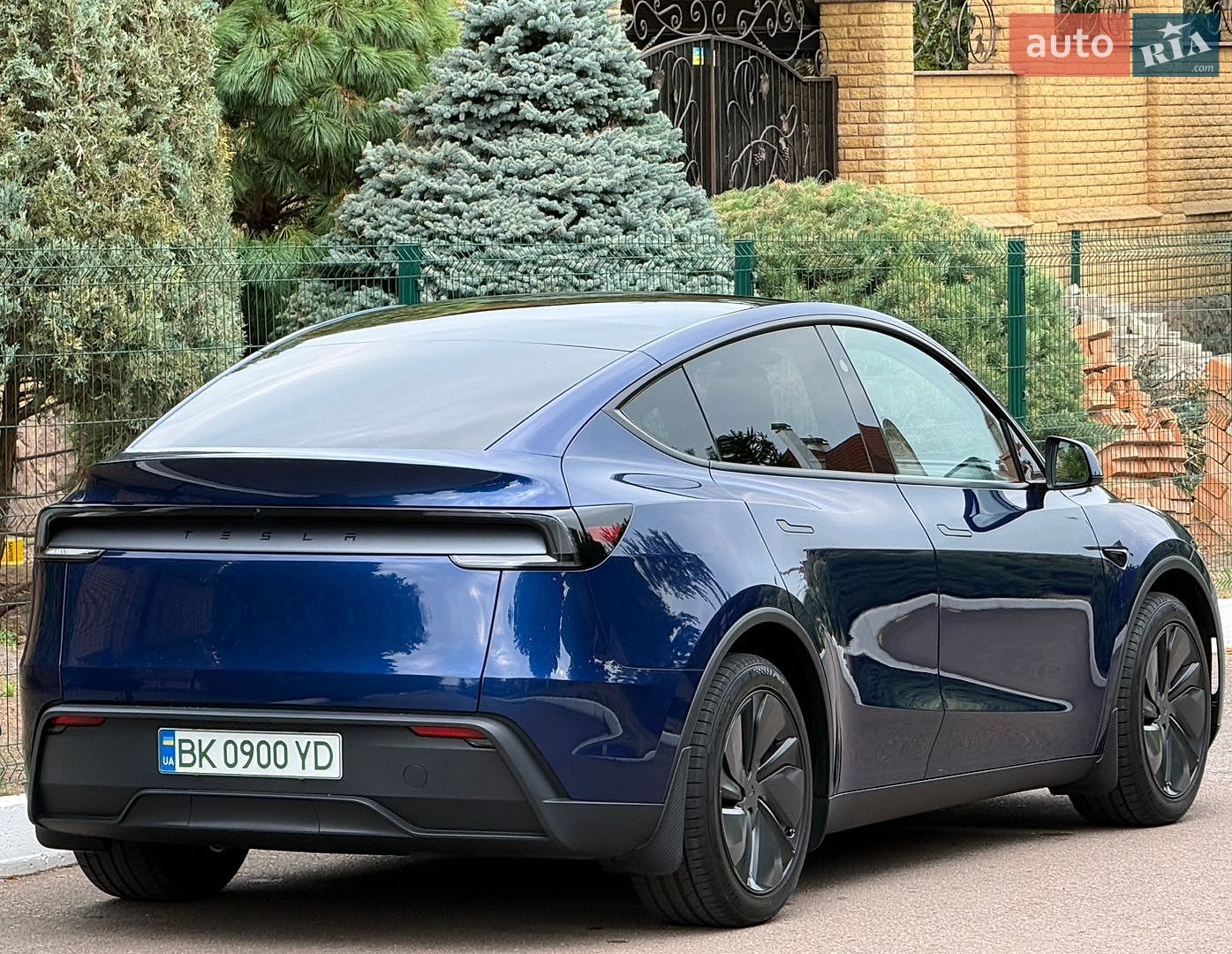 Tesla Model Y 2025 VIN 7SAYGDED2TA443077 фото оголошення 21 з 114