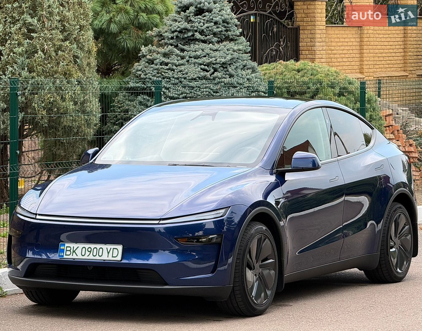 Tesla Model Y 2025 VIN 7SAYGDED2TA443077 фото оголошення 26 з 114