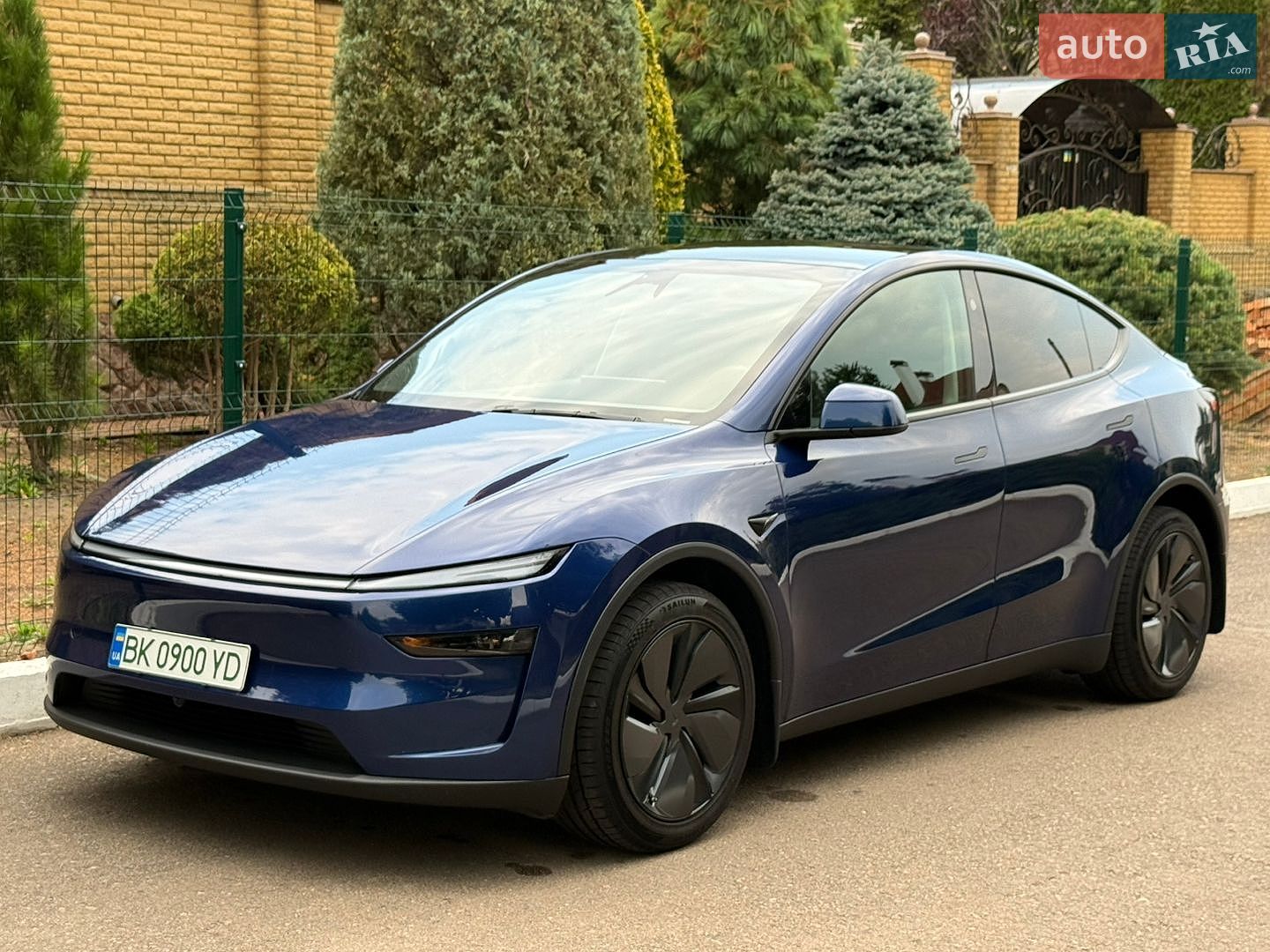 Tesla Model Y 2025 VIN 7SAYGDED2TA443077 фото оголошення 27 з 114