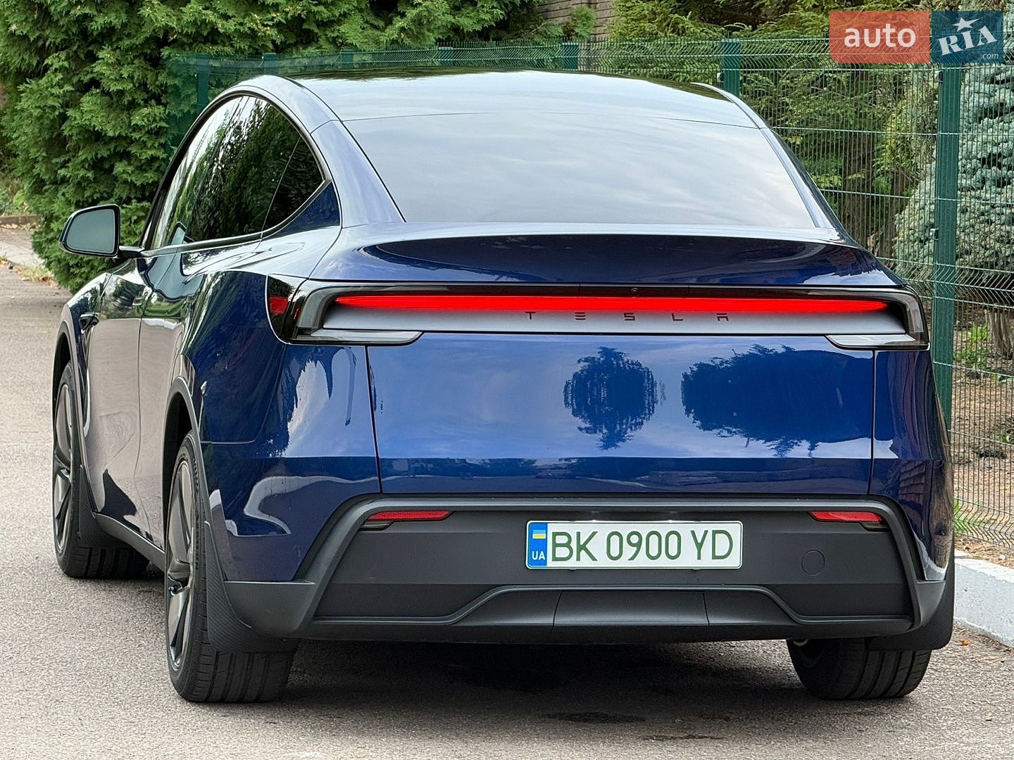 Tesla Model Y 2025 VIN 7SAYGDED2TA443077 фото оголошення 23 з 114