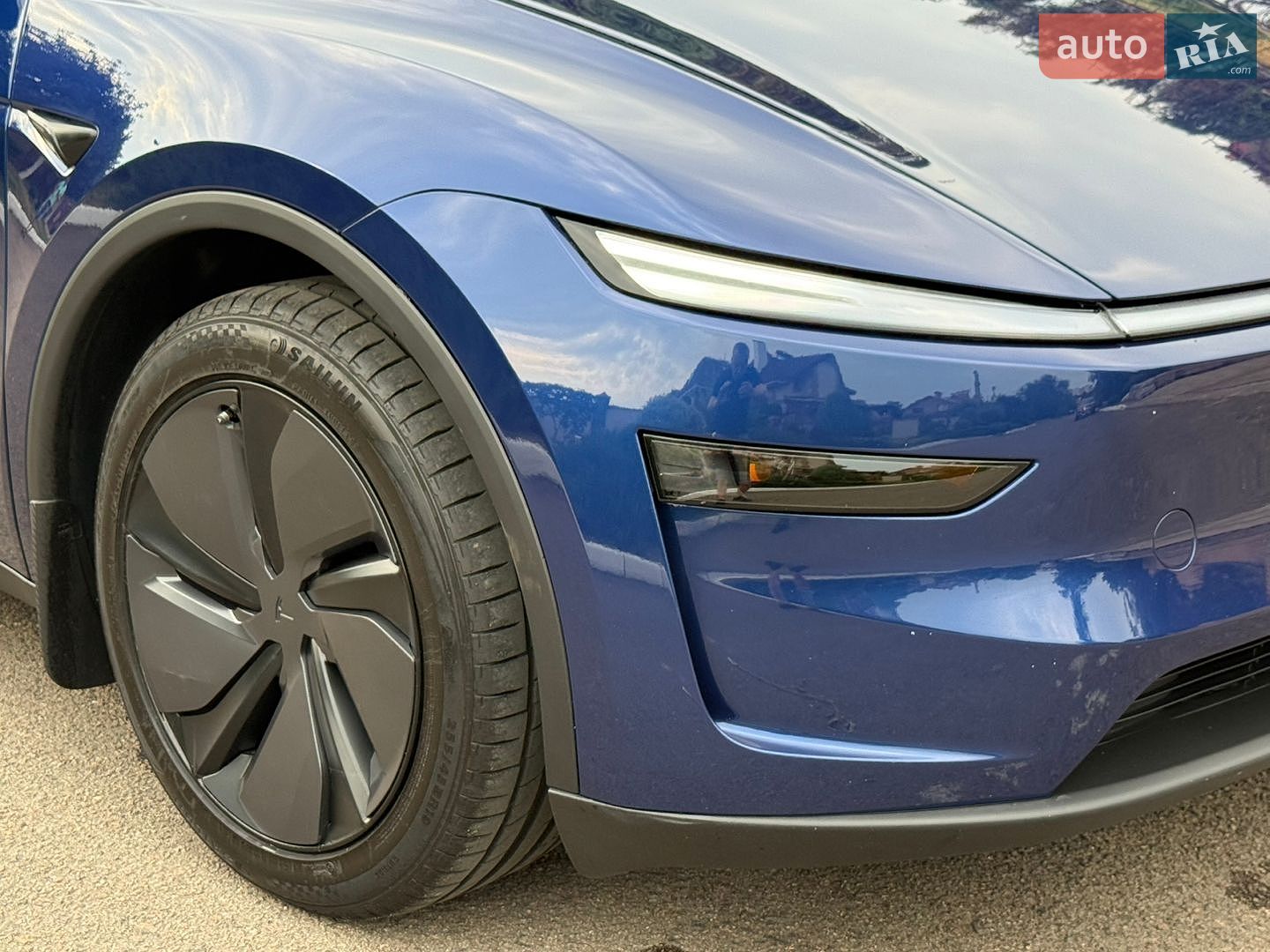 Tesla Model Y 2025 VIN 7SAYGDED2TA443077 фото оголошення 34 з 114