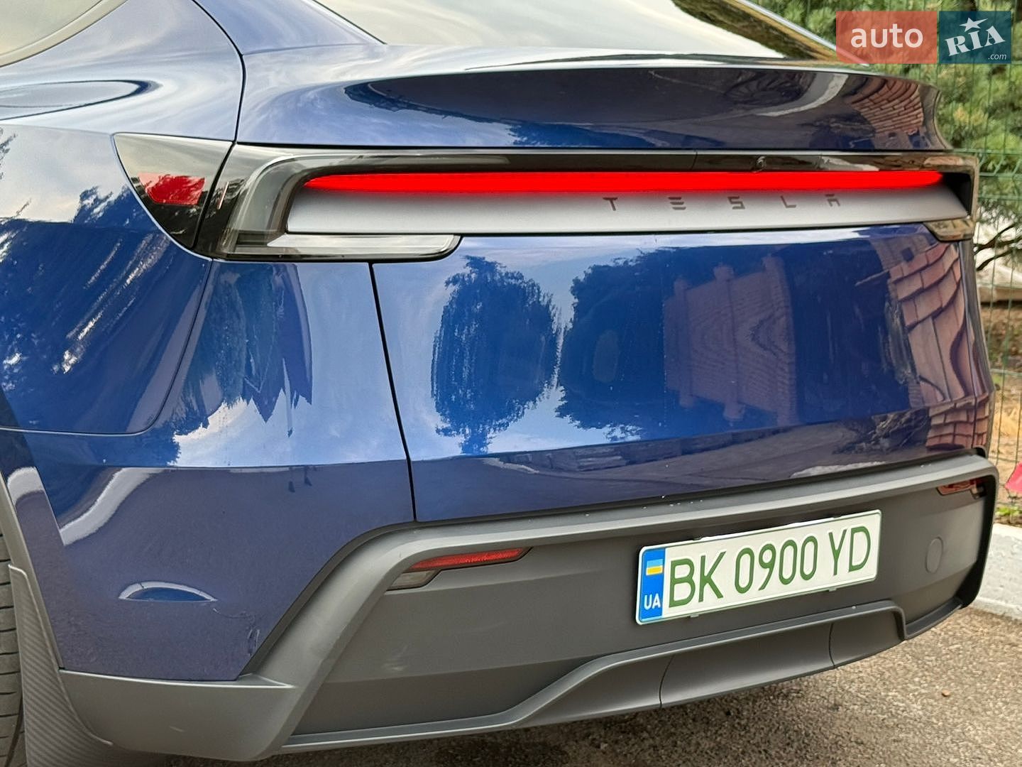Tesla Model Y 2025 VIN 7SAYGDED2TA443077 фото оголошення 36 з 114