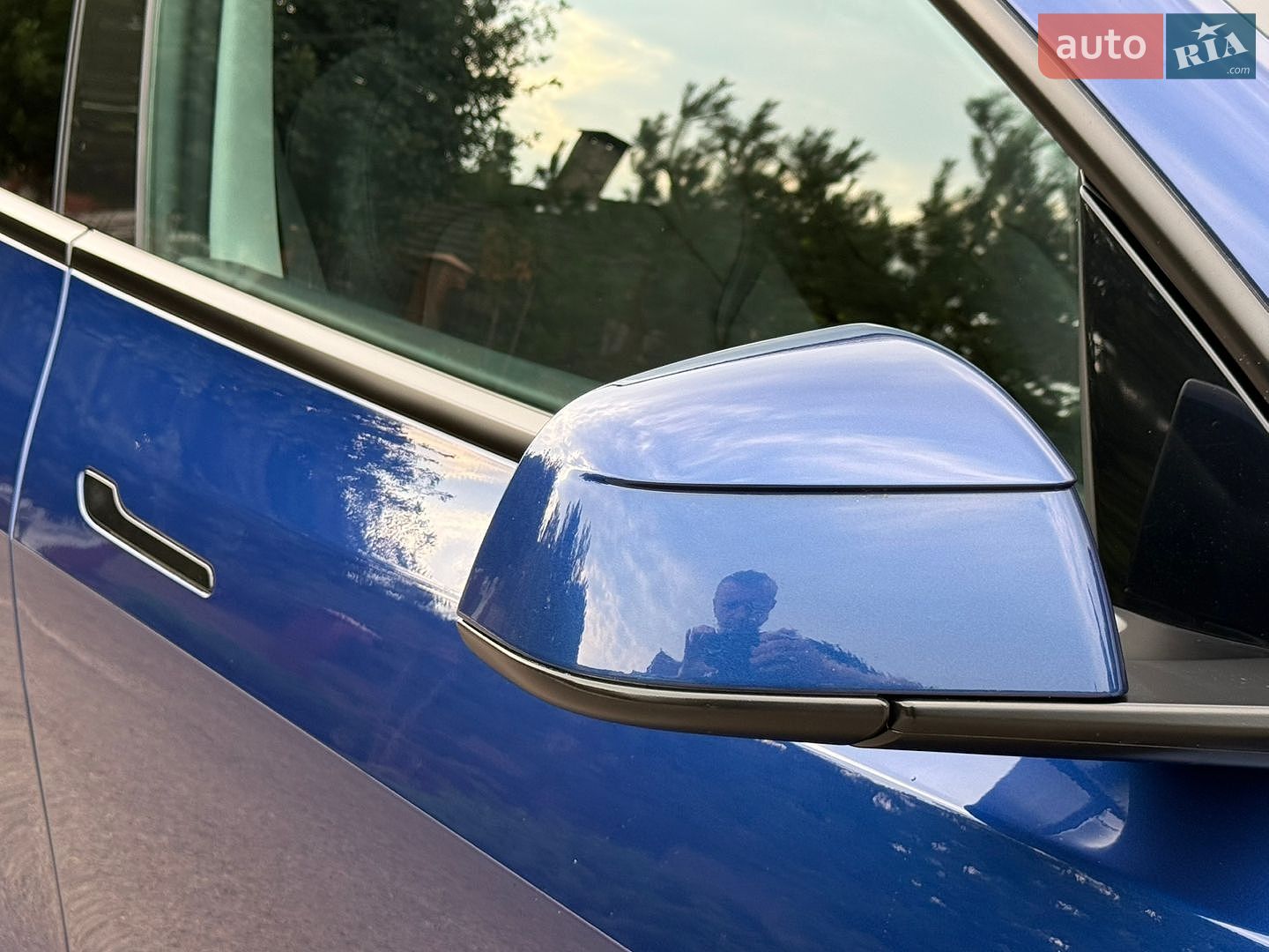 Tesla Model Y 2025 VIN 7SAYGDED2TA443077 фото оголошення 42 з 114