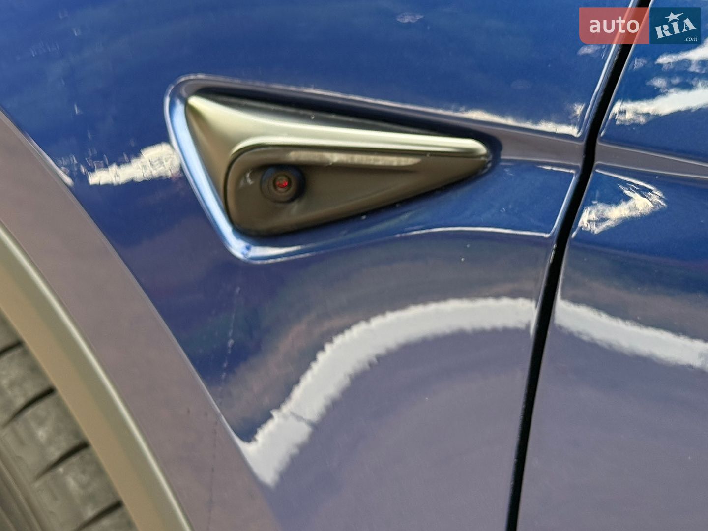 Tesla Model Y 2025 VIN 7SAYGDED2TA443077 фото оголошення 44 з 114