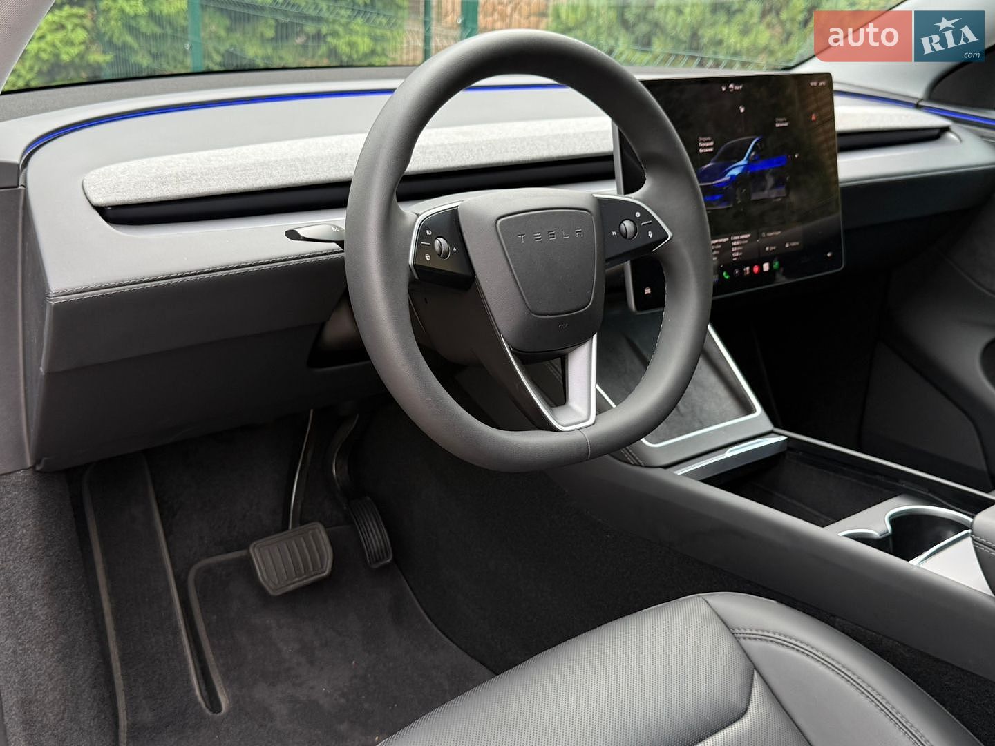 Tesla Model Y 2025 VIN 7SAYGDED2TA443077 фото оголошення 51 з 114