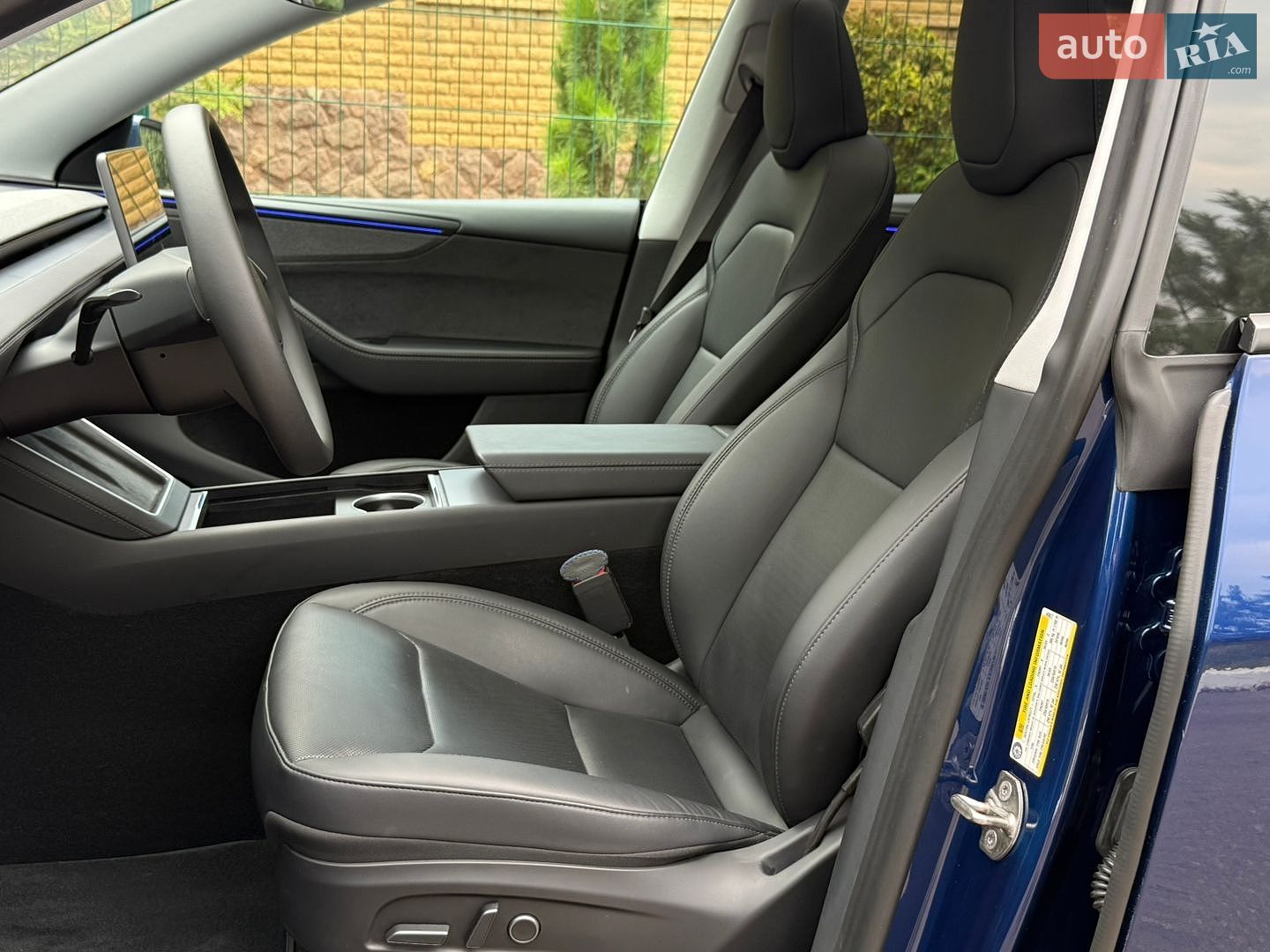 Tesla Model Y 2025 VIN 7SAYGDED2TA443077 фото оголошення 56 з 114