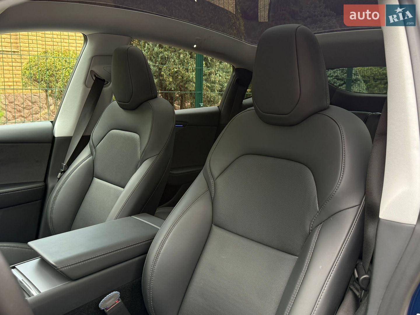 Tesla Model Y 2025 VIN 7SAYGDED2TA443077 фото оголошення 57 з 114