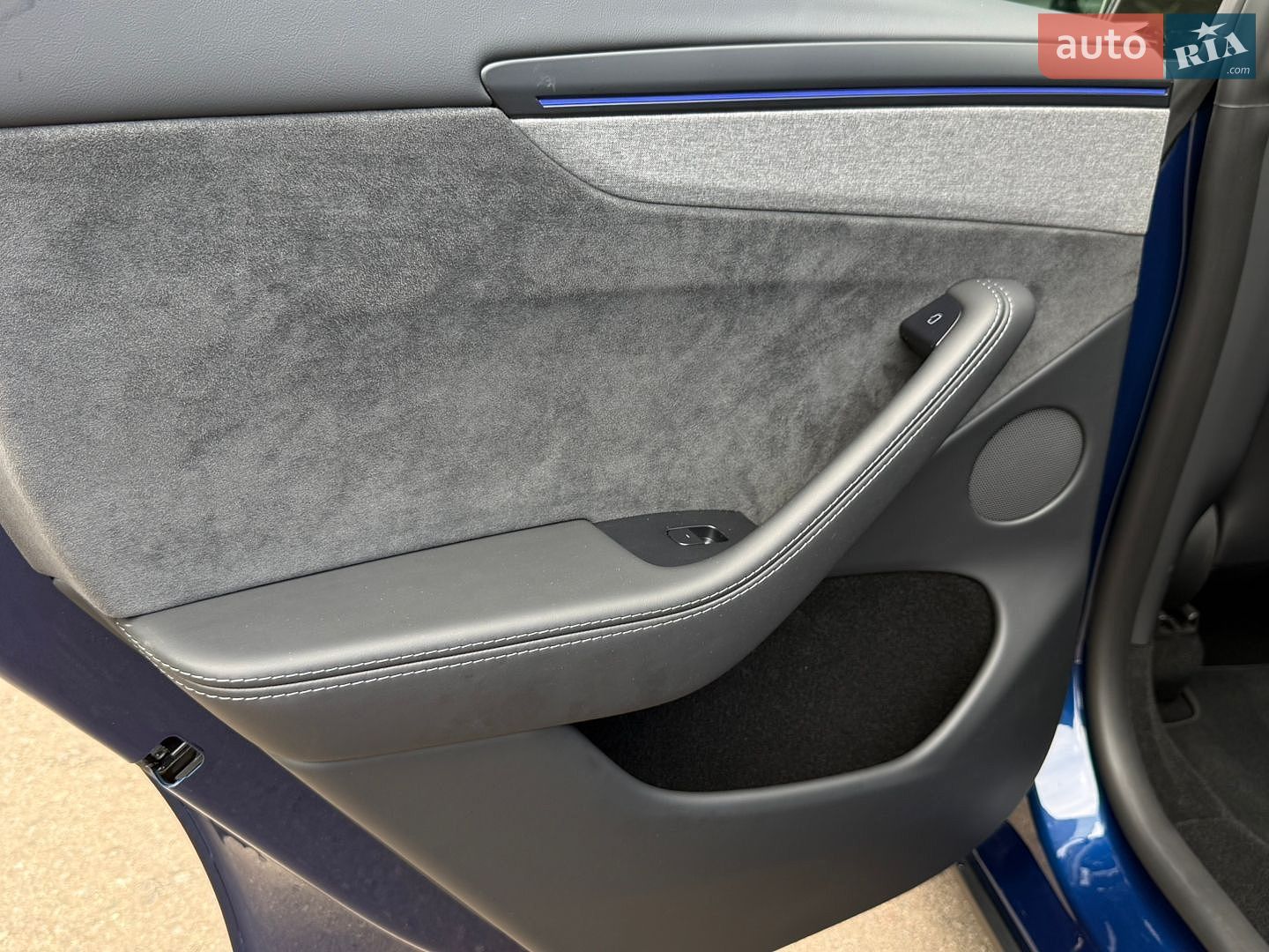 Tesla Model Y 2025 VIN 7SAYGDED2TA443077 фото оголошення 60 з 114