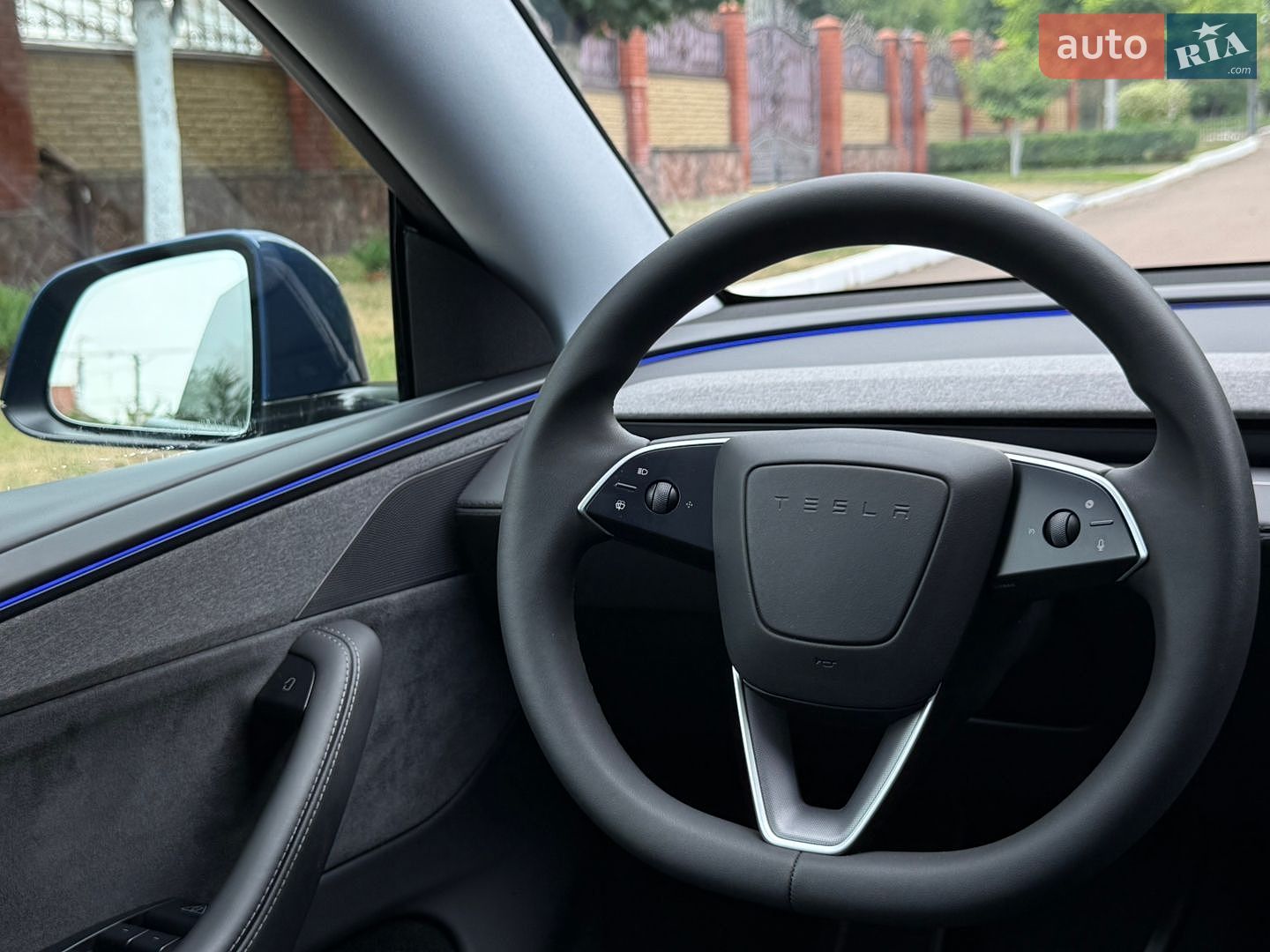 Tesla Model Y 2025 VIN 7SAYGDED2TA443077 фото оголошення 68 з 114
