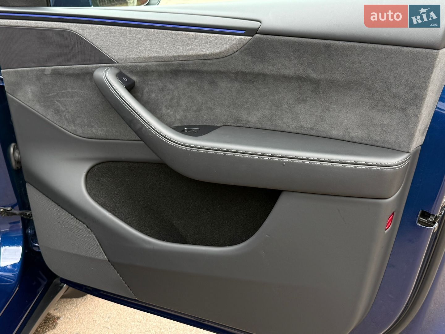 Tesla Model Y 2025 VIN 7SAYGDED2TA443077 фото оголошення 74 з 114