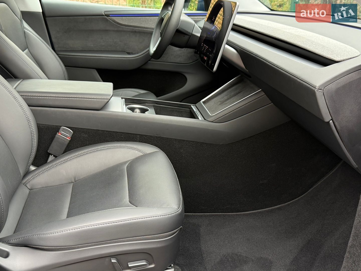 Tesla Model Y 2025 VIN 7SAYGDED2TA443077 фото оголошення 82 з 114