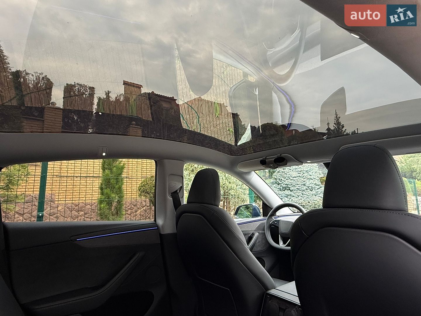 Tesla Model Y 2025 VIN 7SAYGDED2TA443077 фото оголошення 92 з 114