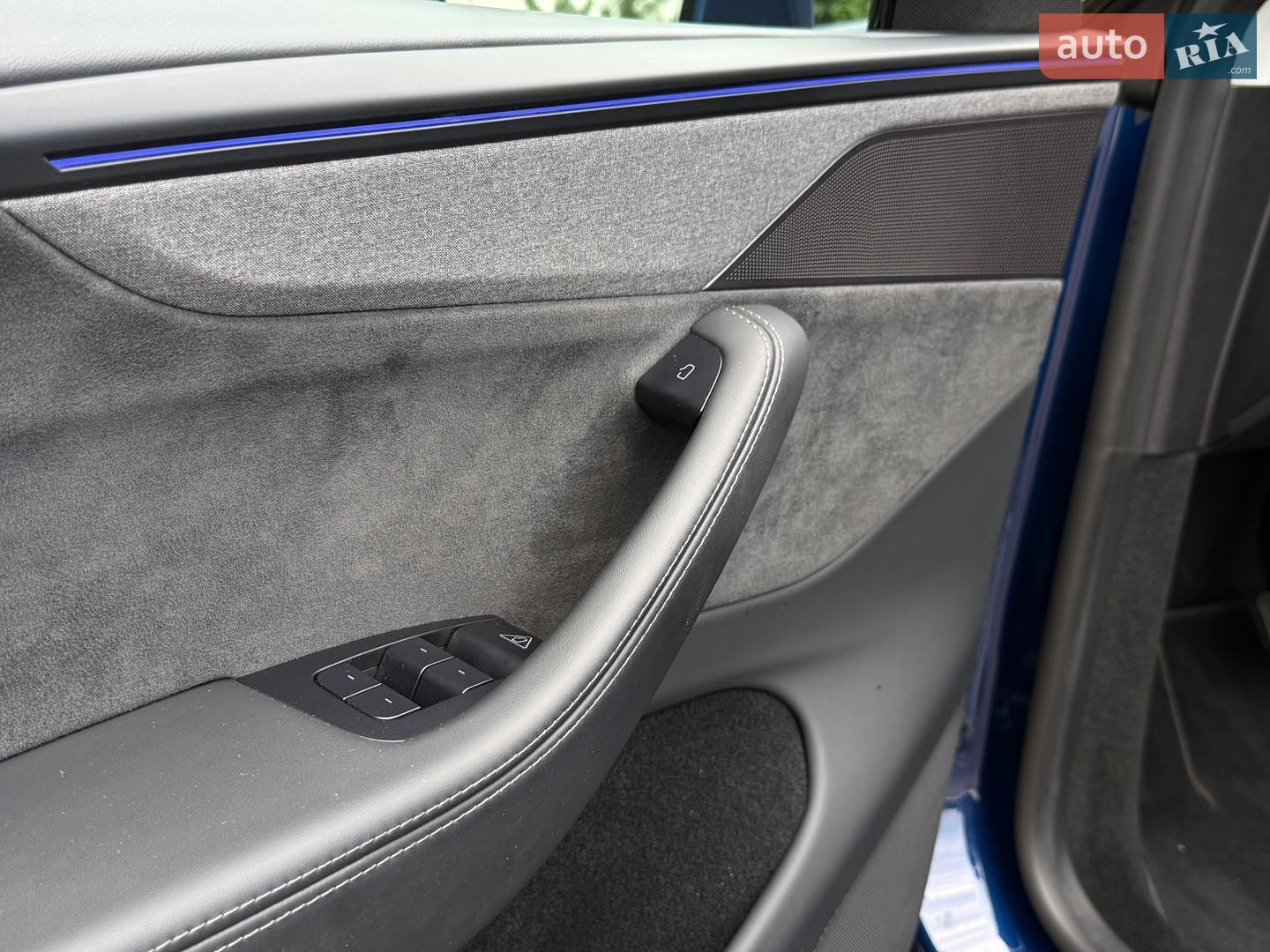 Tesla Model Y 2025 VIN 7SAYGDED2TA443077 фото оголошення 97 з 114