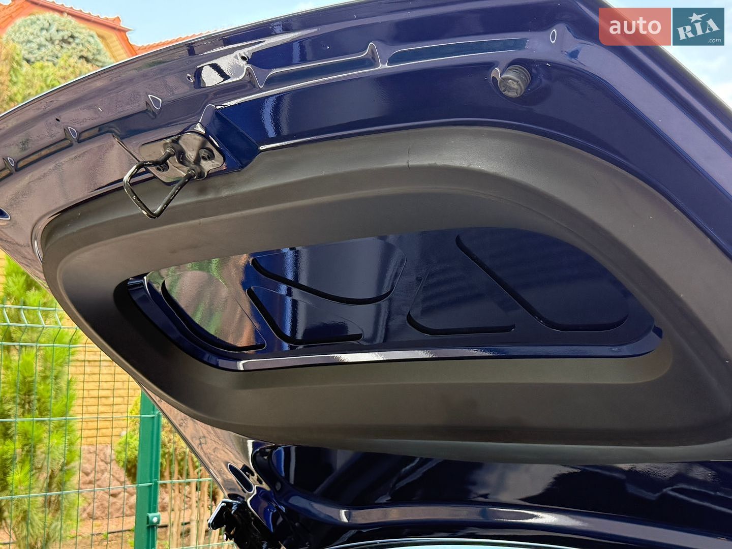 Tesla Model Y 2025 VIN 7SAYGDED2TA443077 фото оголошення 105 з 114