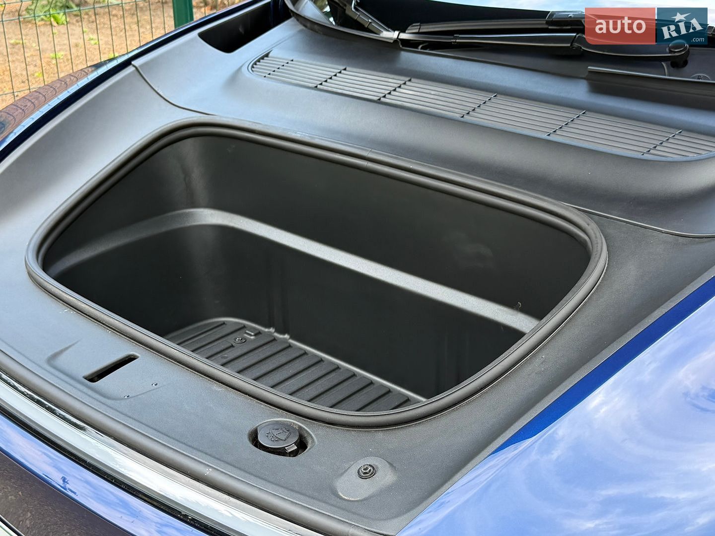 Tesla Model Y 2025 VIN 7SAYGDED2TA443077 фото оголошення 106 з 114