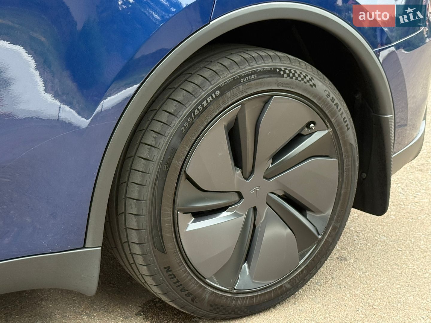 Tesla Model Y 2025 VIN 7SAYGDED2TA443077 фото оголошення 109 з 114