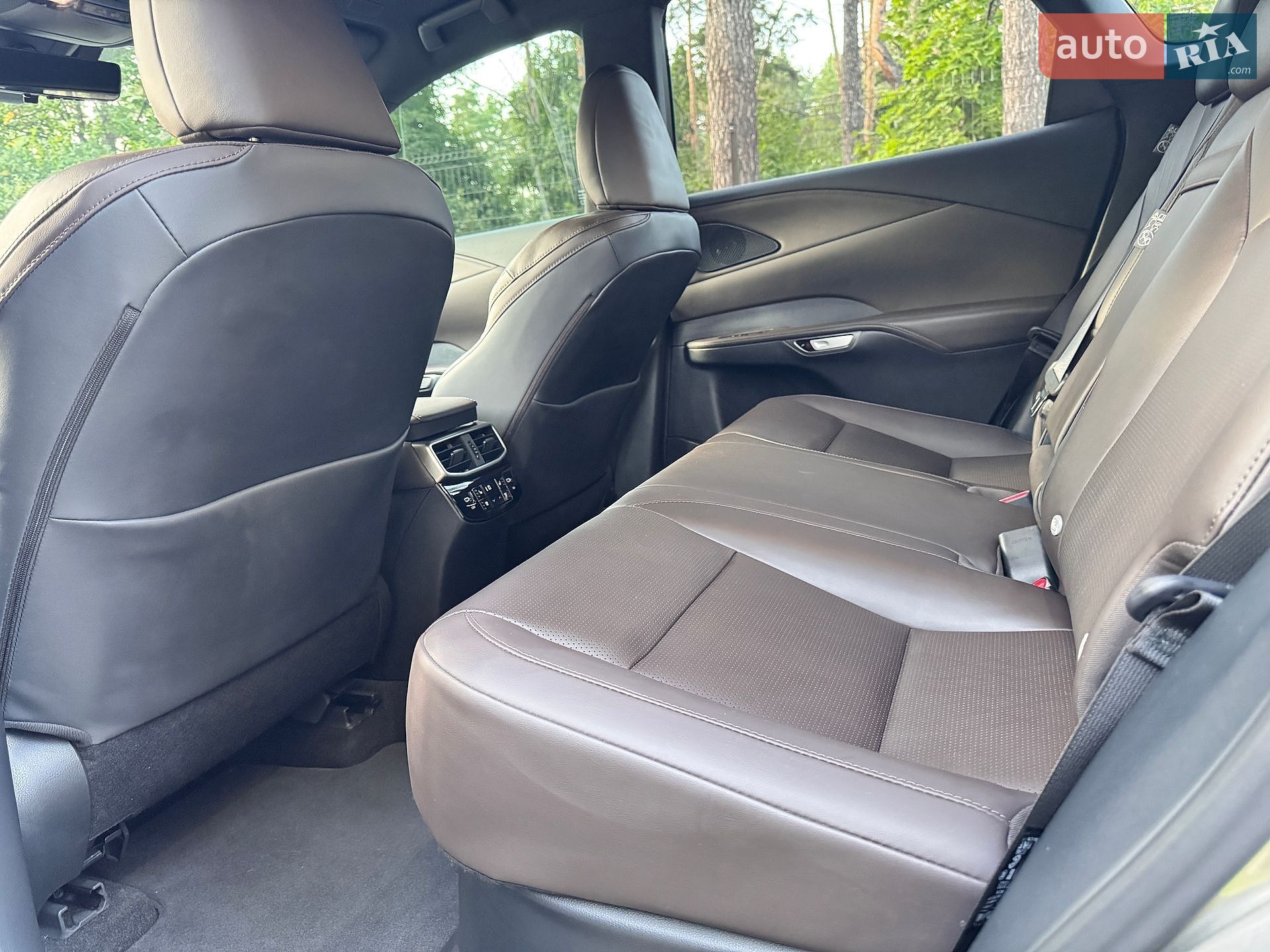 Lexus RX 2023 VIN JTJCHBJAX02004051 фото оголошення 17 з 18