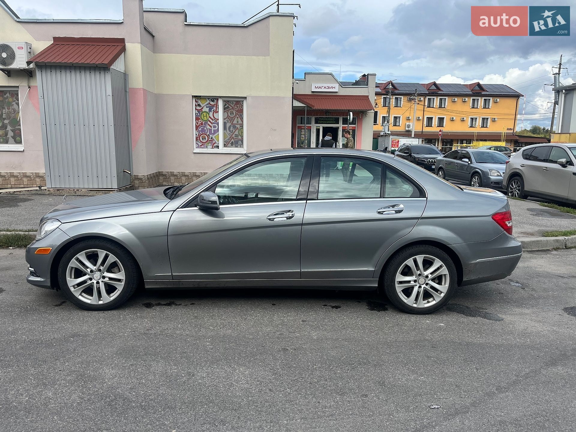 Mercedes-Benz C-Class 2012 VIN WDDGF4HB2DR270333 фото оголошення 5 з 15