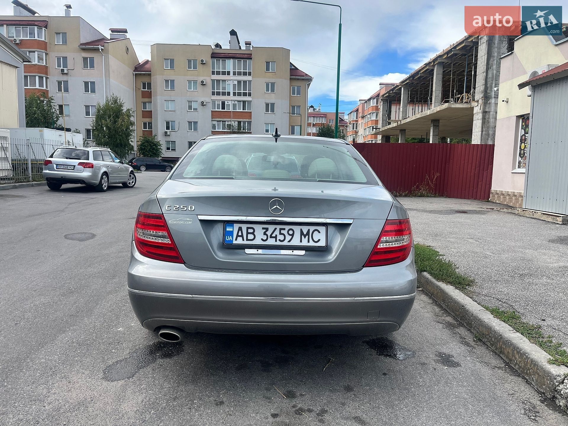 Mercedes-Benz C-Class 2012 VIN WDDGF4HB2DR270333 фото оголошення 7 з 15