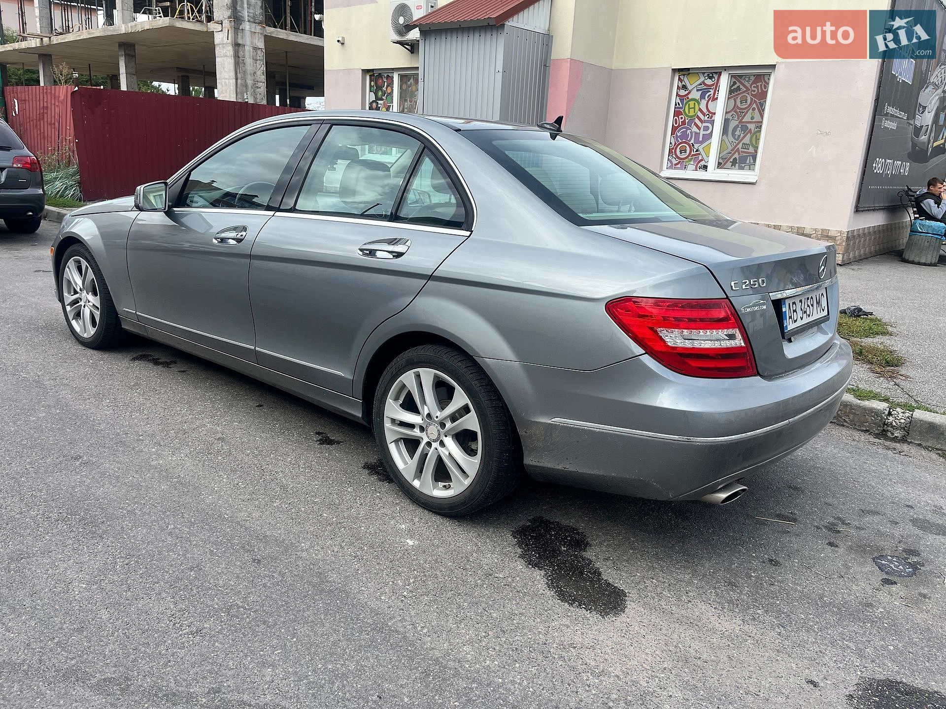Mercedes-Benz C-Class 2012 VIN WDDGF4HB2DR270333 фото оголошення 6 з 15