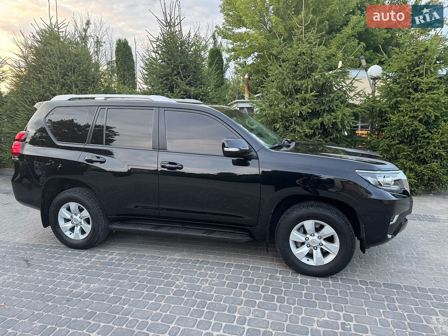 Toyota Land Cruiser Prado 2020 VIN JTEBR3FJ90K165660 фото оголошення 6 з 69