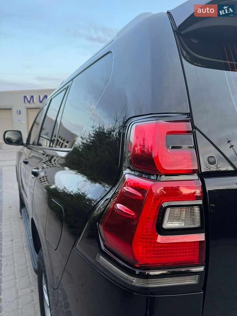 Toyota Land Cruiser Prado 2020 VIN JTEBR3FJ90K165660 фото оголошення 13 з 69