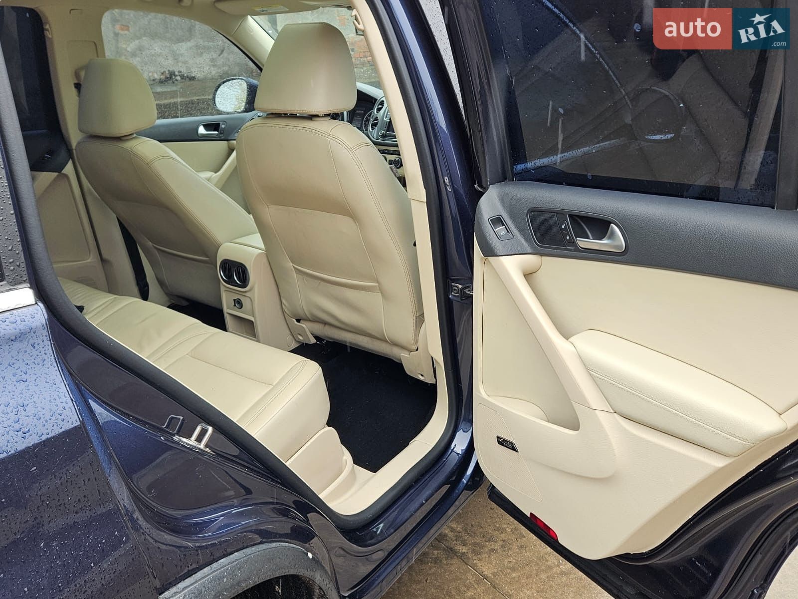 Volkswagen Tiguan 2016 VIN WVGAV7AX4GW582195 фото оголошення 2 з 24