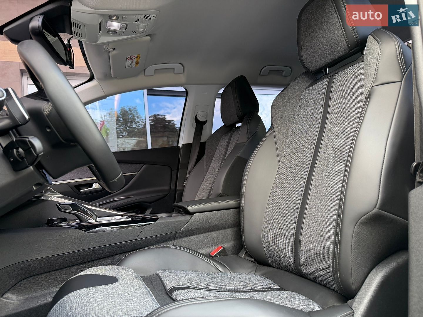 Peugeot 3008 2018 VIN VF3MCBHZWJS012821 фото оголошення 50 з 117