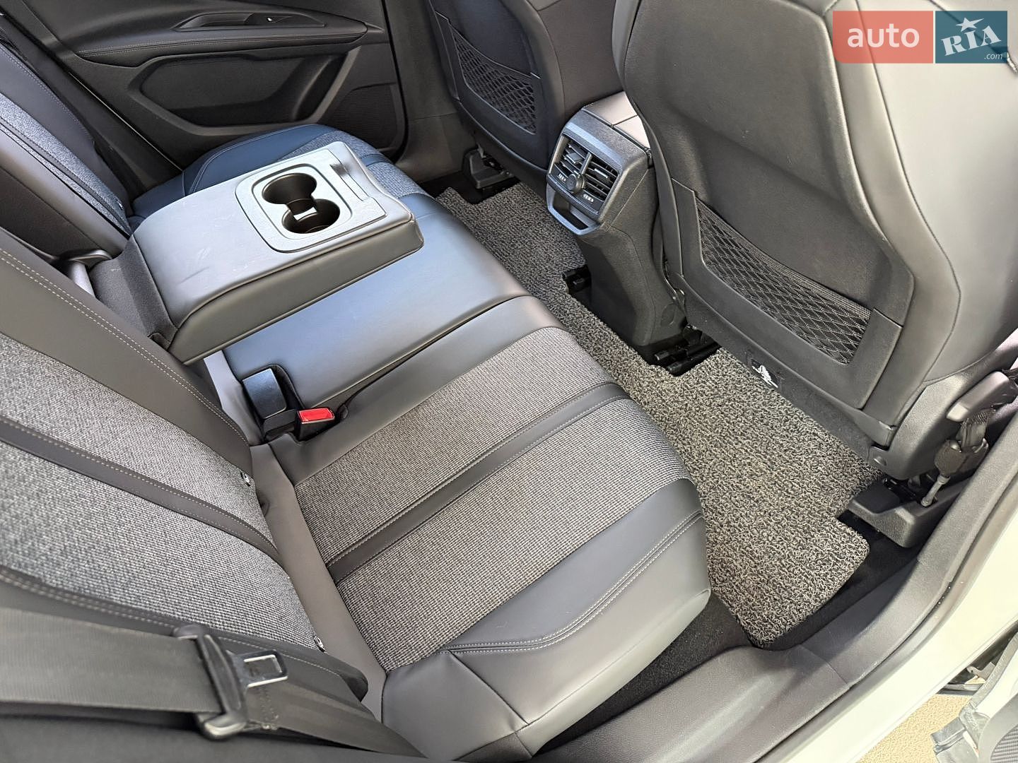 Peugeot 3008 2018 VIN VF3MCBHZWJS012821 фото оголошення 54 з 117