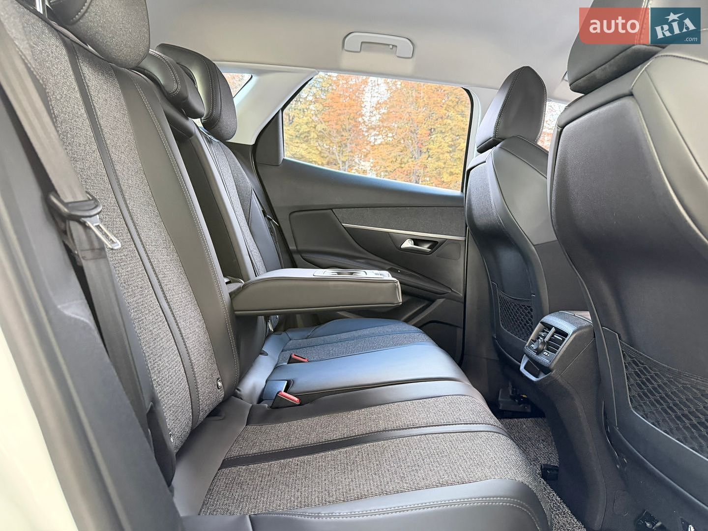 Peugeot 3008 2018 VIN VF3MCBHZWJS012821 фото оголошення 53 з 117